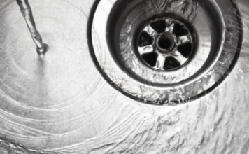 Ni sirće ni soda bikarbona: U zapušen odvod ubacite jedan proizvod i u trenu će proraditi