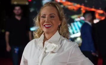 Ovako izgleda tijelo žene od 65 godina kad se fotografije ne fotošopiraju: Brena se skinula u kupaći i pokazala sve nesavršenosti FOTO