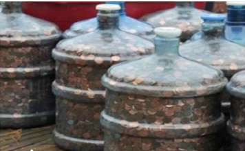 Ovaj čovjek skuplja novčiće od 1970. godine! Kad ih je odneo u banku, umalo je dobio infarkt!