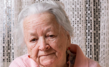 Na samrti mi je majka rekla jezivu tajnu dugu 70 godina: Kad sam otišla kasnije na groblje, utrnula sam od šok prizora