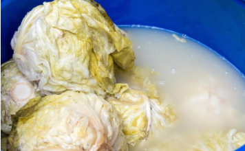 Pouzdan znak da se kiseli kupus pokvario, ako ovo vidite bacite ga bez razmišljanja!