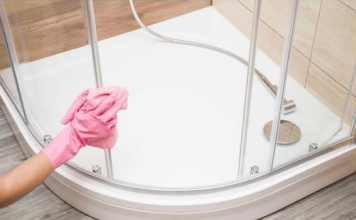 OLJUŠTIĆE KAMENAC kao da je kora banane: Zbog ove sitnice će vaša tuš-kabina izgledati kao da ste je tek kupili