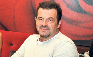 Mnogi kažu da je zgodna i veoma je uspešna žena, SVI JE DOBRO ZNATE: SAŠA MILOŠEVIĆ MARE JE U BRAKU SA 14 GODINA MLAĐOM PEVAČICOM (FOTO)