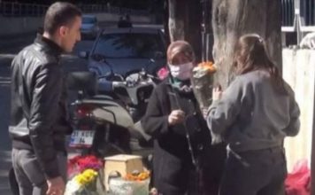SIROMAŠNA MAJKA prodavala cvijeće na groblju da bi kćerki platila STUDIJE MEDICINE: Novinari su potražili njenu kćerku i ostali u šoku kad su SAZNALI KO JE ONA