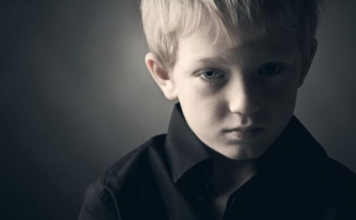 Niko nije znao da 9-godišnjak 2 godine živi sam, jer je bio čist i dobar đak: A kad su ušli u njegov dom skamenili su se