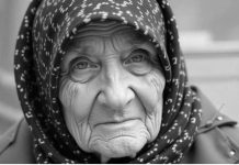 Kad umru mama i tata, ovih 1O stvari se zauvijek mijenja: STAROST nastaje kada umre majka