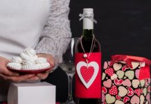 Šta je primereno da se nosi na slavu? 7 otmenih, a ne tako skupih poklona koji će oduševiti svakog domaćina