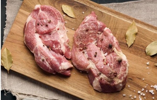 Ovo je najštetnija vrsta mesa: Puna je holesterola i soli, goji i razara srce smatra naš čuveni gastroenterolog