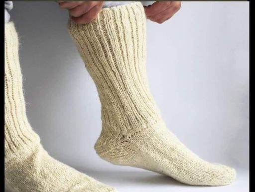 DA LI NOSITE U KUĆI VUNENE ČARAPE? EVO šta vam znači za zdravlje, OVO MALO KO ZNA