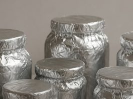 Ruskinje obavezno umotavaju TEGLE SA ZIMNICOM U FOLIJU: Kad saznate razlog, i vi ćete to ODMAH UČINITI – njihov trik je zlata vredan