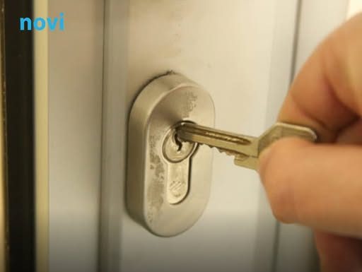 Zašto nikada ne biste trebali ostavljati ključ u bravi preko noći?