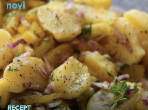 Za ovu krompir salatu svi traže recept: Pravi se potpuno drugačije, a ukus obara s nogu