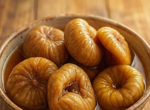 TERAPIJA OD 40 DANA: Suhe Smokve u Maslinovom Ulju – Prirodni Laksativ i Melem za Želudac