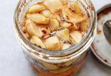 “Jedite bijeli luk i med na prazan stomak 7 dana” – tradicionalna navika i njeno značenje