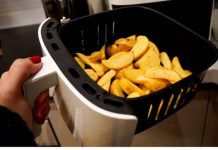 Masna vam je friteza zbog konstantne pripreme hrane: Za čišćenje vam je potrebna ova namirnica