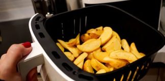 Masna vam je friteza zbog konstantne pripreme hrane: Za čišćenje vam je potrebna ova namirnica