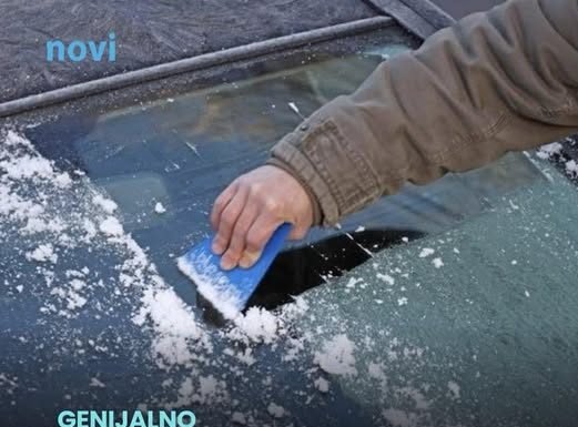 Trik koji MOMENTALNO skida led sa šoferšajbne: Trebaju vam samo 2 sastojka iz kuhinje