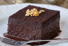 TURSKI KOH: Mokri kolač s mjerama na čaše