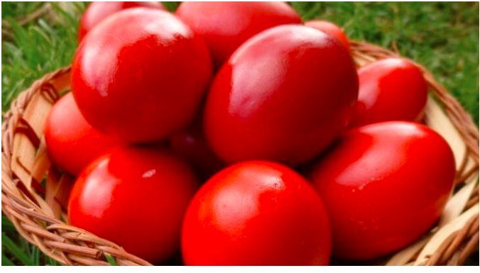 Kako dobiti jaja intenzivno crvene boje bez hemije – trik koji svaka domaćica mora znati!