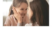 Ako želite da odgajite snažnu ćerku, naučite je ovih 6 životnih veština