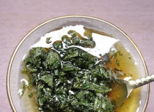 Med i kopriva: Samo 2 kašike dnevno! Liječi anemiju, migrenu, žuč, jetru, poremećaj sna – RECEPT