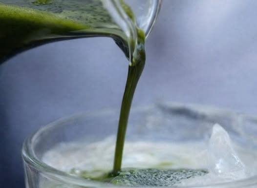 UGUŠI VAS SUHI KAŠALJ? U šolju toplog mlijeka dodajte OVAJ STASTOJAK i nestaće preko noći!