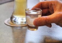 Zabluda ili lijek: Dan valja započeti jednom rakijicom – 10 zdravstvenih problema koje će rakija riješiti prije nego lijekovi