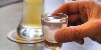 Zabluda ili lijek: Dan valja započeti jednom rakijicom – 10 zdravstvenih problema koje će rakija riješiti prije nego lijekovi