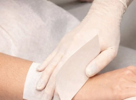 Trebaju li žene depilirati dlačice na rukama? Stigao je odgovor!