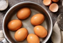 NE PROSIPAJTE VODU u kojoj su se KUVALA JAJA: Jednostavan trik može biti od koristi, a ne košta ništa