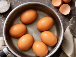 NE PROSIPAJTE VODU u kojoj su se KUVALA JAJA: Jednostavan trik može biti od koristi, a ne košta ništa