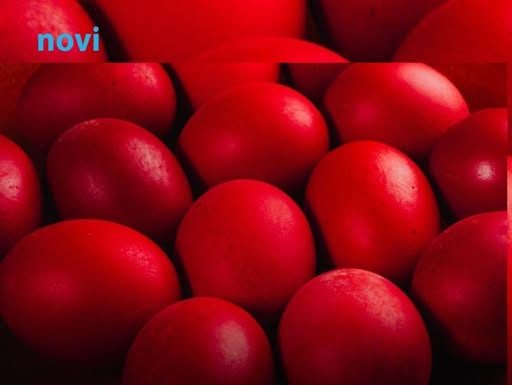 Najboji prirodni način farbanja jaja u jarko crvenu star 50 godina: Samo 1 namirnica vam je potrebna