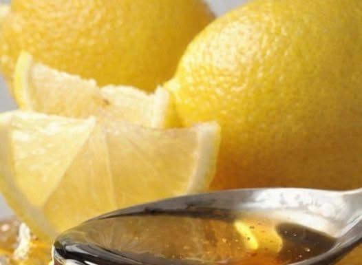 Mini koktel svako jutro za čistu jetru i lice bez bora i podočnjaka