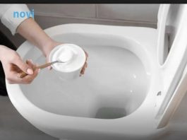 Otkrila sam jeftin način da lako očistim wc šolju: 1 kašika ovog praha uklanja i kamenac