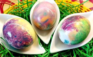 Farbanje jaja folijom je NAJJEDNOSTAVNIJA TEHNIKA: Izgledaju kao umjetnička djela