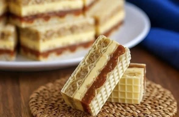 POSNE TROBOJNE OBLANDE KOJE OSVAJAJU SVE! Tri boje, tri ukusa, jedno savršenstvo – kraljica svake slave