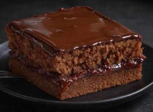 Medeno srce je spas za domaćice! Savršeno brz kolač bez mleka i jaja – mera na čaše