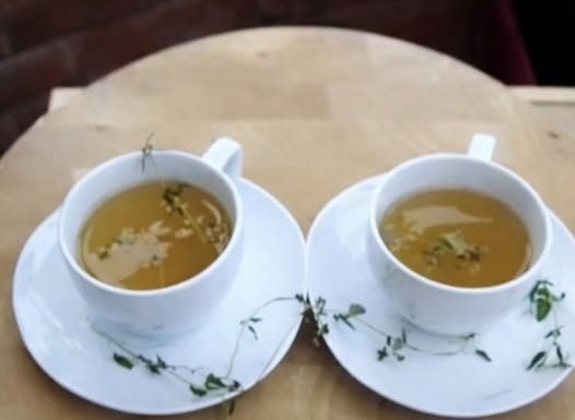 ČAJ KOJI SPUŠTA PRITISAK I HOLESTEROL KAO OD ŠALE! Smiruje srce i čisti masnoće iz krvi, a piju se samo 2 šolje dnevno!