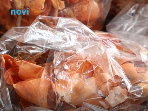 Farbanje jaja u lukovini: Dodajte ovu biljku za najljepšu crvenu boju