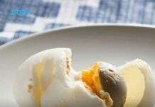 Vidite zeleni rub na kuhanom jajetu? Evo šta to znači