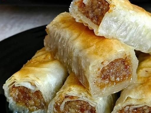 BAKLAVA SA MLJEVENIM KEKSOM I ORASIMA
