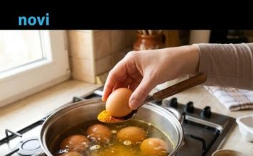 Ne stavljajte sirće u vodu za jaja: Uz 1 kašiku ovoga ljuska neće pući, a boja će biti duplo jača