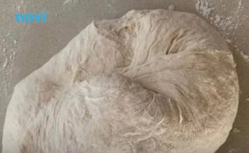 Pekari uvijek dodaju 1 sastojak u brašno: Tijesto raste kao ludo, a pecivo ostaje mekano 5 dana