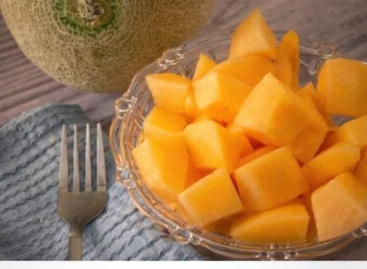 SVE ZDRAVSTVENE PREDNOSTI DINJE: Čuva srce, snižava krvni pritisak, ali jednoj grupi ljudi se ne preporučuje