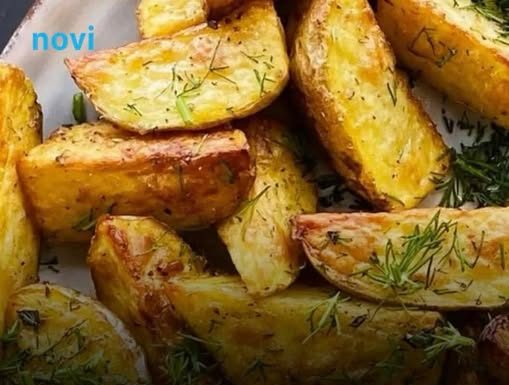 Dodajte ovo u vodu na 5 minuta: Stari krompir biće ukusniji nego mladi