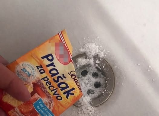 Svaku noć prije spavanja u odvod sipam malo praška za pecivo: Kad vidite rezultat I vi ćete odmah isto uraditi