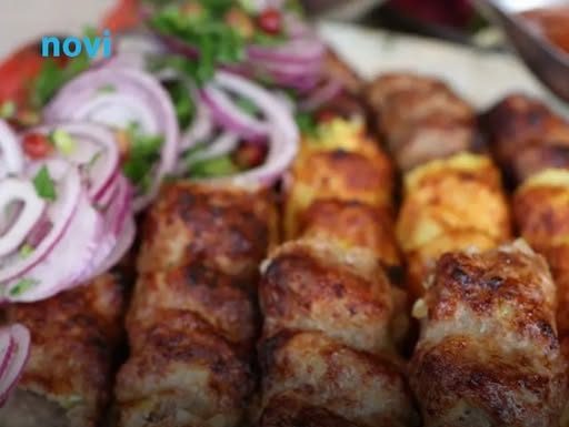 Roštilj majstor otkrio trik: Dodajte ovo u meso i ćevapi će biti nevjerovatno sočni!