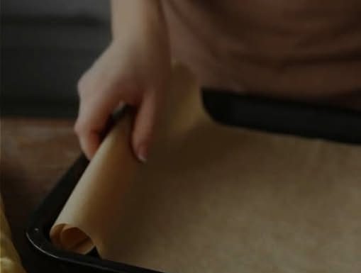 Papir za pečenje je najopasnija stvar u kuhinji – evo šta nikak0 ne smijete da radite sa njim