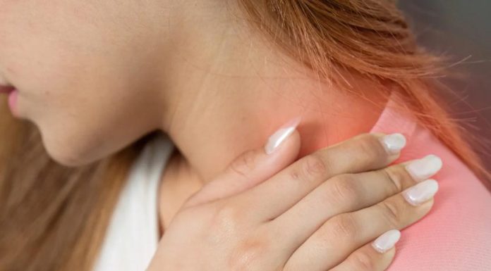 Nisu krivi geni i posao: Ako vas često bole ramena, evo koji emocionalni teret zapravo nosite na duši