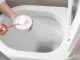 Ubacite kesicu ovog začina u WC-šolju: Preko noći otapa naslage i prljavštinu